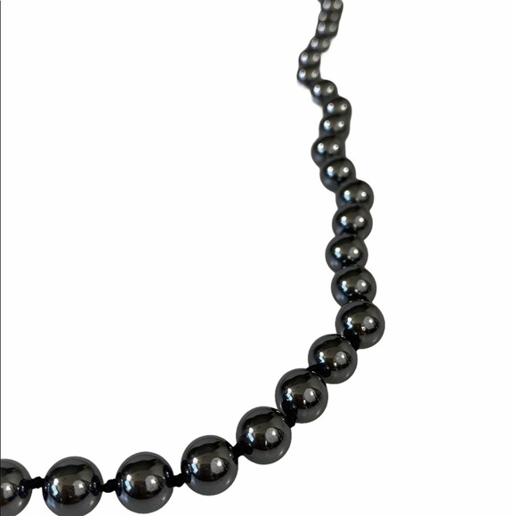 Necklace hematite Long round beads knotted 28” - Picture 6 of 6